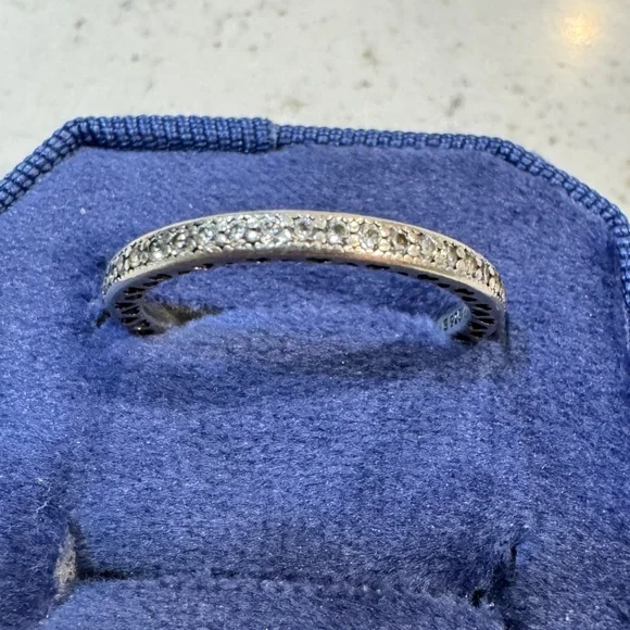 PANDORA: Sparkle & Hearts Ring Size 8 - Picture 4 of 4